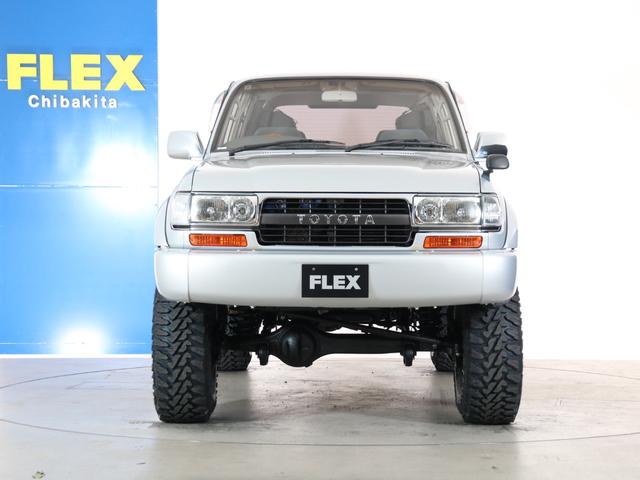 ランドクルーザー８０ 　下取り車　ハイリフト　後期型　新品ジオＭＴタイヤ　社外１６インチＡＷ　カロッツェリア製７インチナビ　ＥＴＣ　ウッドシフトノブ　ウッドステアリング　新品フロントグリル　新品３色テールランプ　サンルーフ（22枚目）