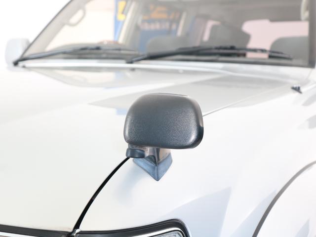 ランドクルーザー８０ 　下取り車　ハイリフト　後期型　新品ジオＭＴタイヤ　社外１６インチＡＷ　カロッツェリア製７インチナビ　ＥＴＣ　ウッドシフトノブ　ウッドステアリング　新品フロントグリル　新品３色テールランプ　サンルーフ（30枚目）
