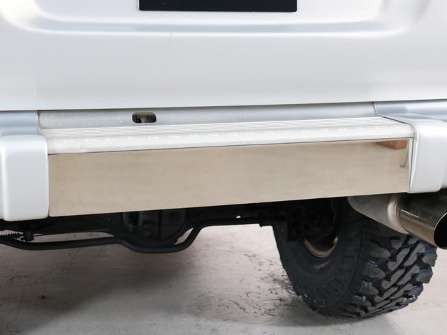 ランドクルーザー８０ 　下取り車　ハイリフト　後期型　新品ジオＭＴタイヤ　社外１６インチＡＷ　カロッツェリア製７インチナビ　ＥＴＣ　ウッドシフトノブ　ウッドステアリング　新品フロントグリル　新品３色テールランプ　サンルーフ（38枚目）