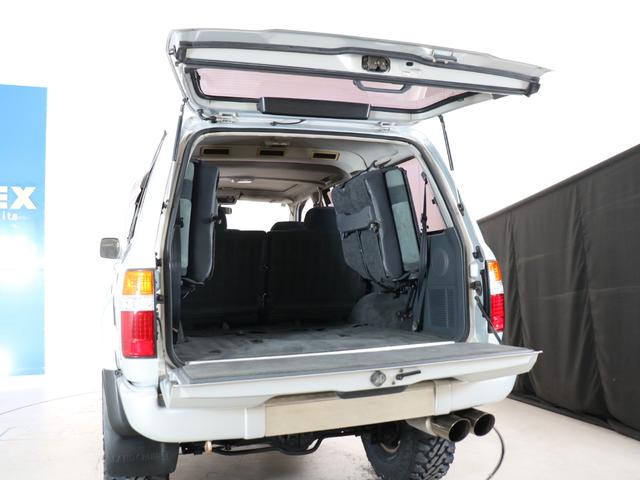 ランドクルーザー８０ 　下取り車　ハイリフト　後期型　新品ジオＭＴタイヤ　社外１６インチＡＷ　カロッツェリア製７インチナビ　ＥＴＣ　ウッドシフトノブ　ウッドステアリング　新品フロントグリル　新品３色テールランプ　サンルーフ（39枚目）