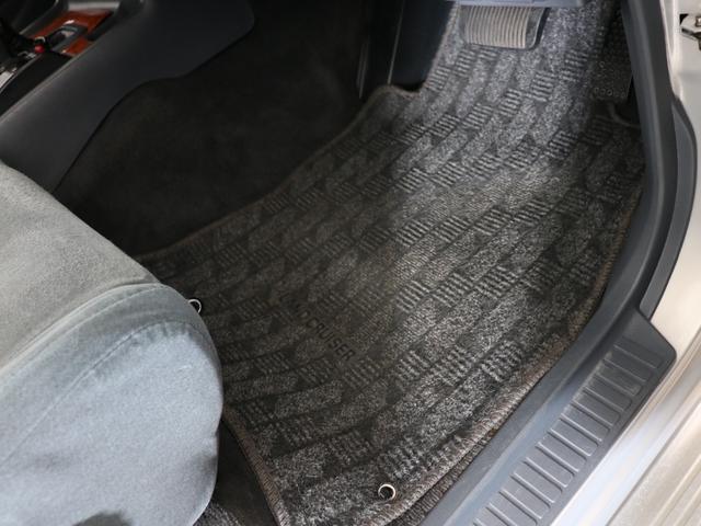 ランドクルーザー８０ 　下取り車　ハイリフト　後期型　新品ジオＭＴタイヤ　社外１６インチＡＷ　カロッツェリア製７インチナビ　ＥＴＣ　ウッドシフトノブ　ウッドステアリング　新品フロントグリル　新品３色テールランプ　サンルーフ（63枚目）