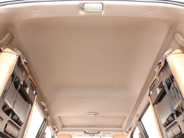 ランドクルーザープラド ＴＸリミテッド　新品ＤＥＡＮカルフォルニア　新品オープンカントリー　ＭＴ新品カロッツェリア製フローティングナビ　新品ウッドステアリング　新品クラシックシートカバー　新品フロアマットバックカメラ　ＥＴＣ（17枚目）