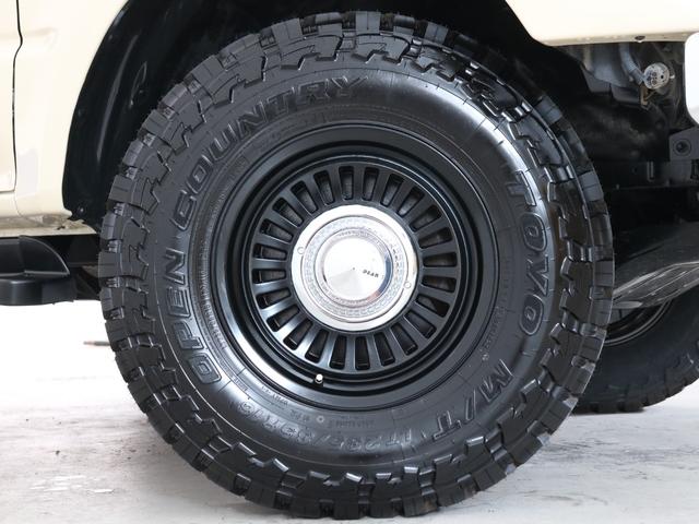 ランドクルーザープラド ＴＸリミテッド　新品ＤＥＡＮカルフォルニア　新品オープンカントリー　ＭＴ新品カロッツェリア製フローティングナビ　新品ウッドステアリング　新品クラシックシートカバー　新品フロアマットバックカメラ　ＥＴＣ（21枚目）