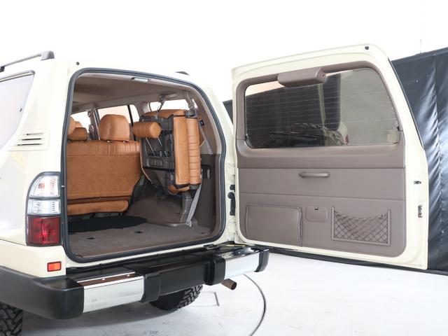 ランドクルーザープラド ＴＸリミテッド　新品ＤＥＡＮカルフォルニア　新品オープンカントリー　ＭＴ新品カロッツェリア製フローティングナビ　新品ウッドステアリング　新品クラシックシートカバー　新品フロアマットバックカメラ　ＥＴＣ（41枚目）