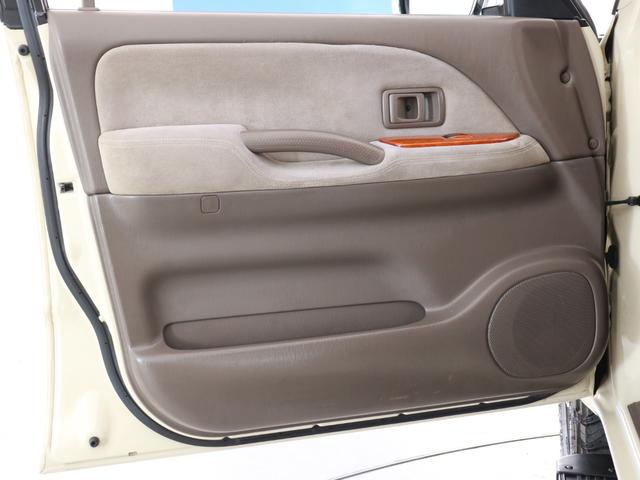 ランドクルーザープラド ＴＸリミテッド　新品ＤＥＡＮカルフォルニア　新品オープンカントリー　ＭＴ新品カロッツェリア製フローティングナビ　新品ウッドステアリング　新品クラシックシートカバー　新品フロアマットバックカメラ　ＥＴＣ（57枚目）