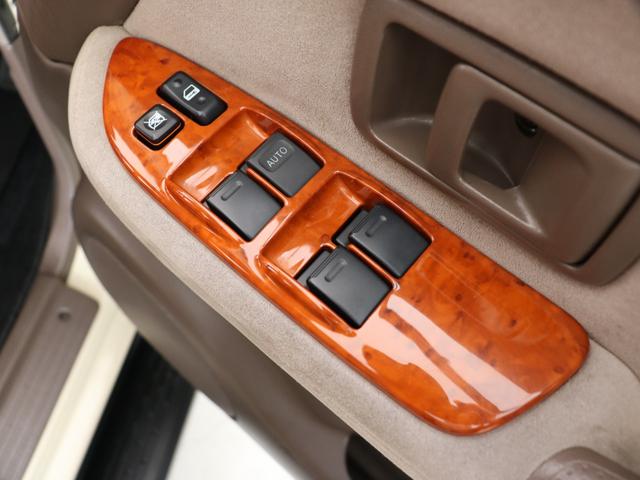 ランドクルーザープラド ＴＸリミテッド　新品ＤＥＡＮカルフォルニア　新品オープンカントリー　ＭＴ新品カロッツェリア製フローティングナビ　新品ウッドステアリング　新品クラシックシートカバー　新品フロアマットバックカメラ　ＥＴＣ（70枚目）