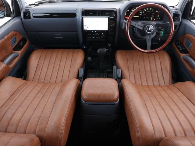 ランドクルーザープラド ＴＸリミテッド　ＲｅｎｏｃａシリーズカラーボムＮＥＷロイヤルグレーＴＯＹＯオープンカントリー（２８５／７０／Ｒ１７）マッドヴァンス１７インチＡＷＮＡＲＤＩステアリングＦＬＥＸリフトアップコイル（9枚目）