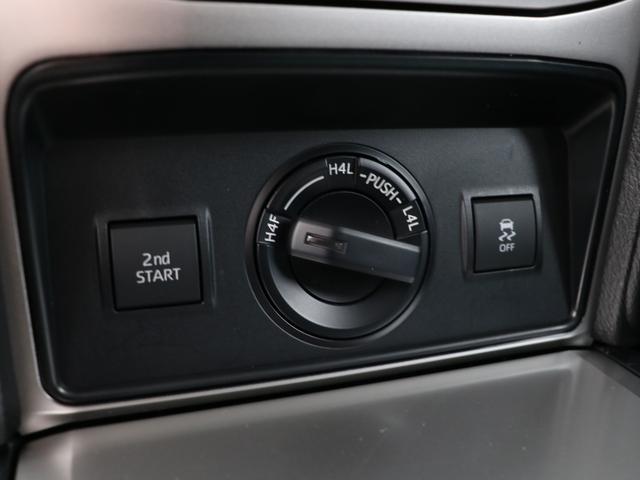 ランドクルーザープラド ＴＸ　１オーナー車　２インチＵＰ　ＮＩＴＲＯ１７インチＡＷ　ＢＦＧ・Ａ／Ｔタイヤ　ＲＨＩＮＯ－ＲＡＣＫ＆バックボーンシステム　サンルーフ　寒冷地仕様　カロッツェリア９インチナビ　フリップダウンモニター（65枚目）