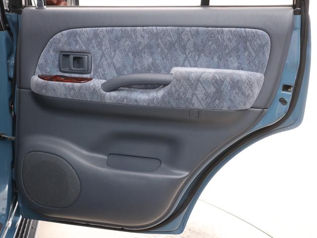 ランドクルーザープラド ＴＸリミテッド　丸目フェイス＆ナローボディー化　ＹＡＫＩＭＡラック　リアラダー　ＫＩＮＧＳサイドオーニング　アンティーク調シートカバー　ナルディーステア　カロッツェリアＳＤナビ　バックカメラ　フリップダウンモニター（57枚目）