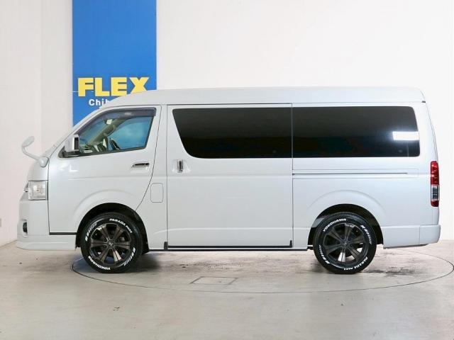 ハイエースワゴン ＧＬ　１０人乗り３ナンバー登録　ガソリン４ＷＤ　寒冷地仕様　寒冷地仕様　１７インチＡＷ　ナビ　後席モニター　前後ドライブレコーダー　フルフラットベッド展開　サイドテーブル　床張り施工（5枚目）