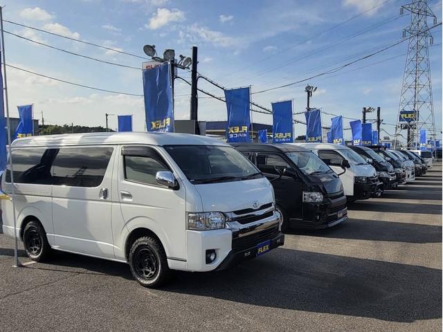 ハイエースワゴン ＧＬ　１０人乗り３ナンバー登録　ガソリン４ＷＤ　寒冷地仕様　寒冷地仕様　１７インチＡＷ　ナビ　後席モニター　前後ドライブレコーダー　フルフラットベッド展開　サイドテーブル　床張り施工（30枚目）
