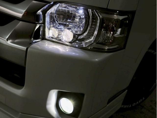 ハイエースワゴン ＧＬ　１０人乗り３ナンバー登録　ガソリン２ＷＤ　内装アレンジＲ１　ローダウン　１７インチアルミホイール　ナビ　サブモニター　後席モニター　ＥＴＣ　ベッドキット　脱着式センターテーブル　床張り施工（26枚目）