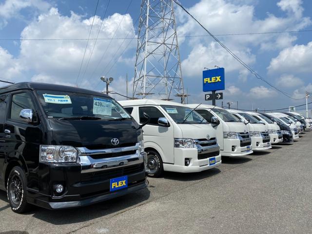 ハイエースワゴン ＧＬ　１０人乗り３ナンバー登録　ガソリン２ＷＤ　内装アレンジＲ１　ローダウン　１７インチアルミホイール　ナビ　サブモニター　後席モニター　ＥＴＣ　ベッドキット　脱着式センターテーブル　床張り施工（30枚目）