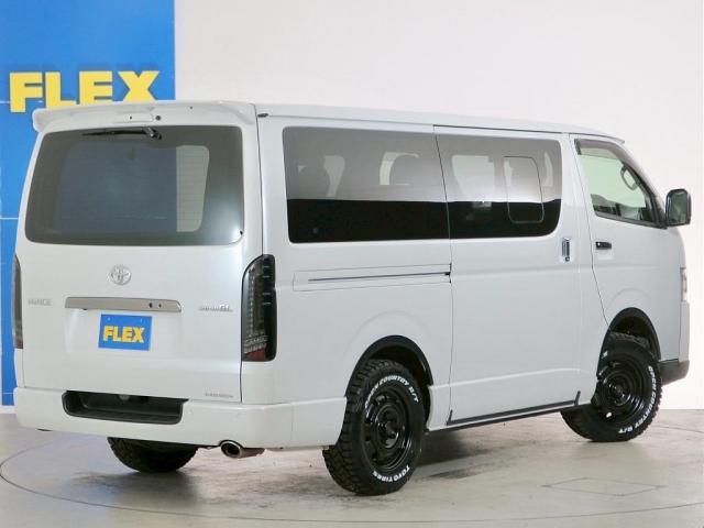 ハイエースバン スーパーGL ダークプライムII 5人乗り4ナンバー登録 ディーゼルターボ4WD 寒冷地仕様 16インチアルミホイール LEDテールランプ ドライブレコーダー デジタルインナーミラー ベッドキット ダークプライムII(5枚目)