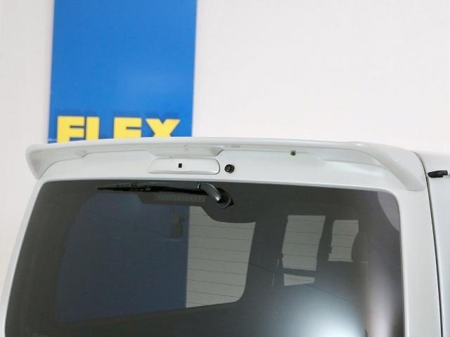 ハイエースバン スーパーGL ダークプライムII 5人乗り4ナンバー登録 ディーゼルターボ4WD 寒冷地仕様 16インチアルミホイール LEDテールランプ ドライブレコーダー デジタルインナーミラー ベッドキット ダークプライムII(10枚目)