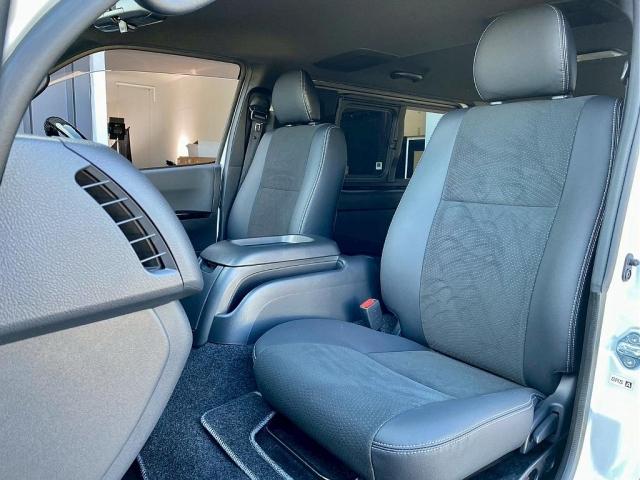 ハイエースバン スーパーGL ダークプライムII 5人乗り4ナンバー登録 ディーゼルターボ4WD 寒冷地仕様 16インチアルミホイール LEDテールランプ ドライブレコーダー デジタルインナーミラー ベッドキット ダークプライムII(12枚目)