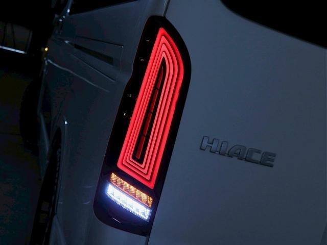 ハイエースワゴン GL ロング ファインテックツアラー 10人乗り3ナンバー登録 ガソリン2WD ファインテックツアラー ローダウン 17インチAW BIG-Xナビ 後席モニター 前後ドライブレコーダー キャプテンシート4脚(12枚目)