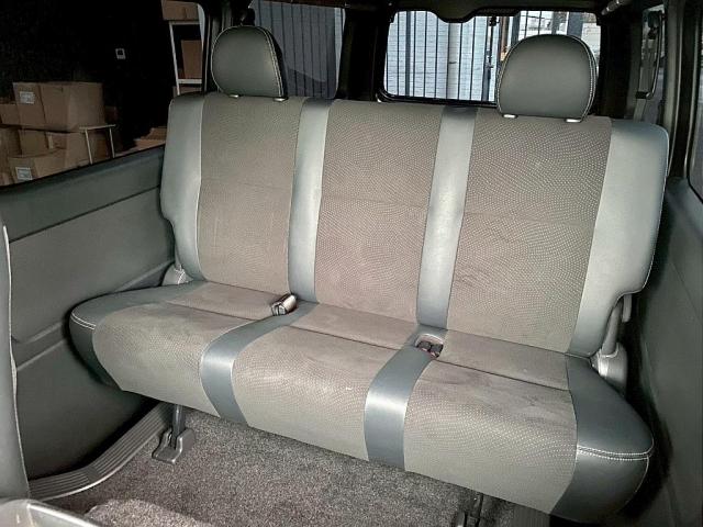 ハイエースバン スーパーＧＬ　ダークプライムＩＩ　５人乗り４ナンバー登録　ガソリン２ＷＤ　ライトカスタムＰＫＧ　ダークプライムＩＩ　両側パワースライドドア　フロントスポイラー　１６インチアルミホイール　メモリーナビ　ドライブレコーダー（3枚目）