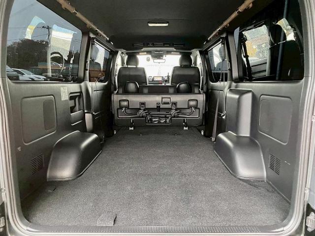 ハイエースバン スーパーＧＬ　ダークプライムＩＩ　５人乗り４ナンバー登録　ガソリン２ＷＤ　ライトカスタムＰＫＧ　ダークプライムＩＩ　両側パワースライドドア　フロントスポイラー　１６インチアルミホイール　メモリーナビ　ドライブレコーダー（17枚目）