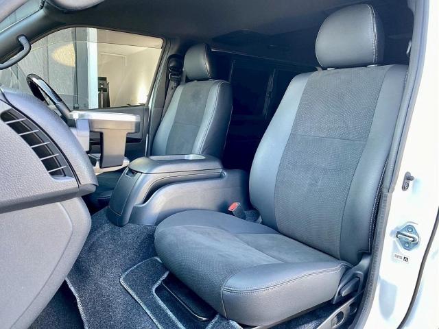 ハイエースバン スーパーGL ダークプライムII 5人乗り4ナンバー登録 ディーゼルターボ4WD 寒冷地仕様 16インチアルミホイール トヨタ純正メモリーナビ 前後ドライブレコーダー パノラミックビューモニター ETC2.0(13枚目)