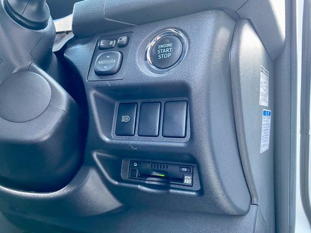 ハイエースバン スーパーGL ダークプライムII 5人乗り4ナンバー登録 ディーゼルターボ4WD 寒冷地仕様 16インチアルミホイール トヨタ純正メモリーナビ 前後ドライブレコーダー パノラミックビューモニター ETC2.0(22枚目)