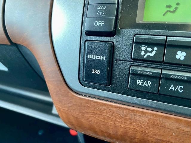 ハイエースワゴン ＧＬ　１０人乗り３ナンバー登録　ガソリン２ＷＤ　角目４灯フェイスチェンジ　ＬＥＤテールランプ　１７インチアルミホイール　メモリーナビ　１２．８型後席モニター　９インチサブモニター　ＥＴＣ（17枚目）