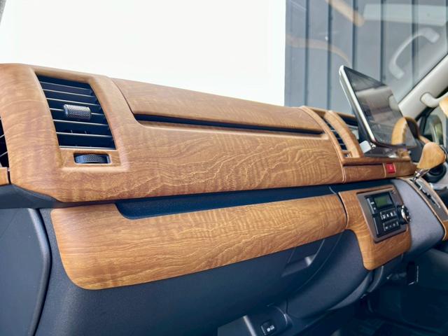 ハイエースバン ロングスーパーGL 5人乗り4ナンバー登録 ガソリン2WD アースカラーPKG 丸目フェイスチェンジ LEDテールランプ 16インチアルミホイール BIG-X11インチナビ ETC 両側パワースライドドア(28枚目)