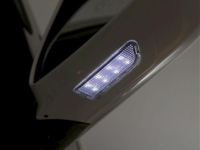 ハイエースバン スーパーGL ダークプライムII 5人乗り4ナンバー登録 ディーゼルターボ2WD FLEX内装アレンジVer4 50mmローダウン 17インチアルミホイール ナビ 後席モニター ベッドキット 床張り施工 両側パワースライドドア(18枚目)