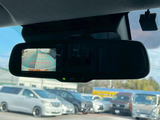 ハイエースバン スーパーGL ダークプライムII 5人乗り4ナンバー登録 ディーゼルターボ2WD FLEX内装アレンジVer4 50mmローダウン 17インチアルミホイール ナビ 後席モニター ベッドキット 床張り施工 両側パワースライドドア(24枚目)