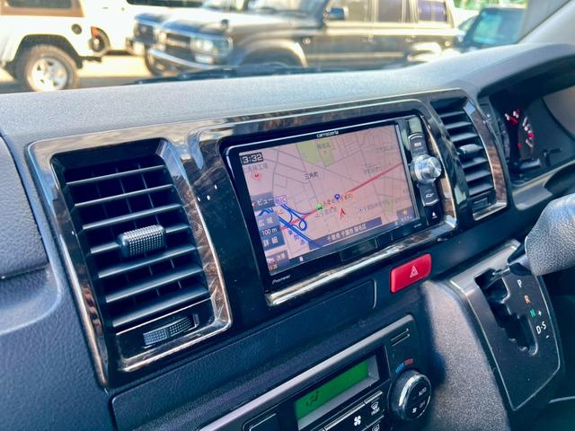 ハイエースバン スーパーGL ダークプライムII 5人乗り4ナンバー登録 ディーゼルターボ2WD FLEX内装アレンジVer4 50mmローダウン 17インチアルミホイール ナビ 後席モニター ベッドキット 床張り施工 両側パワースライドドア(27枚目)