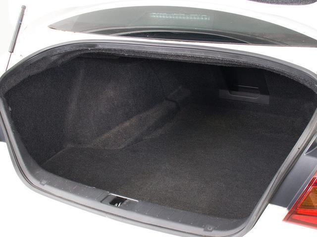 フーガ ２５０ＧＴ　Ａパッケージ　（後期型）（アラウンドビュ―モニター）（クリアランスソナー）（オートクルーズコントロール）（ＬＥＤヘッドライト）（パワーシート）（ＨＤＤマルチナビ）（Ｂｌｕｅｔｏｏｔｈ）（カラーバックモニター）（19枚目）