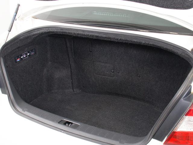 フーガハイブリッド 本革パッケージ　（禁煙車）（ＢＯＳＥサウンドスピーカー）（インテリジェントクルーズ）（エマージェンシーブレーキ）（ベージュ本革）（助手席オットマン）（シートヒーター）（エアシート）（ＨＤＤマルチナビ）（バックカメラ）（22枚目）