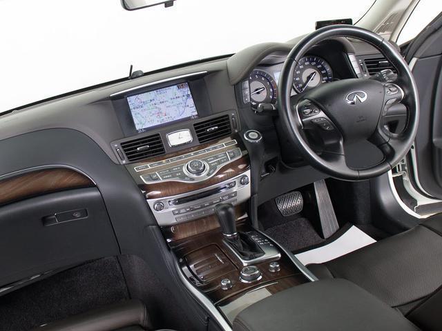 フーガハイブリッド ＶＩＰ　（禁煙車）（後期型）（アラウンドビュー）（障害物センサー）（インテリジェントクルーズ）（エマージェンシーブレーキ）（黒本革）（後席コントロールパネル）（オットマン）（ＬＥＤヘッドライト）（ＨＤＤナビ）（23枚目）