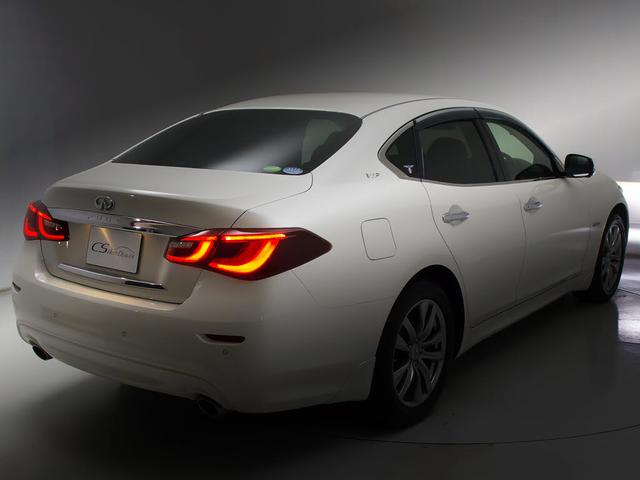 フーガハイブリッド ＶＩＰ　（禁煙車）（ＢＯＳＥサウンドスピーカー）（アラウンドビュー）（インテリジェントクルーズ）（エマージェンシーブレーキ）（ＢＳＷ）（クリアランスソナー）（黒本革）（後席コントロールパネル）（冷暖房シート）（21枚目）