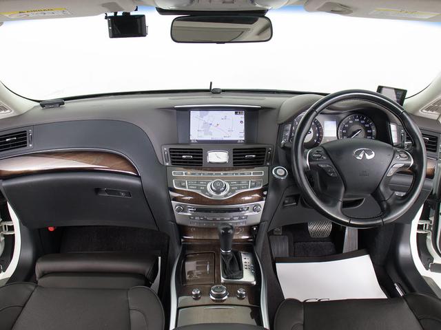 フーガハイブリッド ＶＩＰ　（禁煙車）（ＢＯＳＥサウンドスピーカー）（アラウンドビュー）（インテリジェントクルーズ）（エマージェンシーブレーキ）（ＢＳＷ）（クリアランスソナー）（黒本革）（後席コントロールパネル）（冷暖房シート）（24枚目）