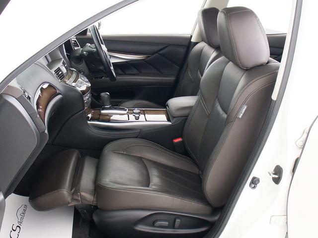 フーガハイブリッド ＶＩＰ　（禁煙車）（後期型）（ＴＥＩＮ車高調）（アラウンドビュー）（インテリジェントクルーズ）（エマージェンシーブレーキ）（クリアランスソナー）（黒本革）（助手席オットマン）（後席コントロールパネル）（30枚目）