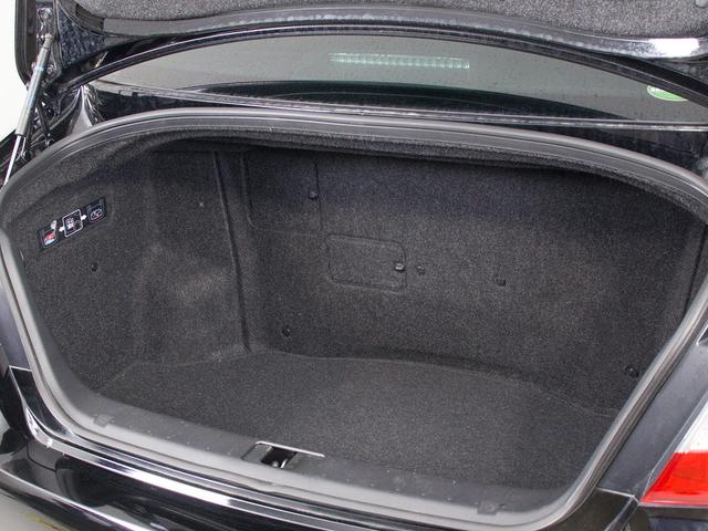 フーガハイブリッド ベースグレード　（禁煙車）（ＢＯＳＥサウンドスピーカー）（インテリジェントクルーズ）（エマージェンシーブレーキ）（黒本革）（助手席オットマン）（シートヒーター）（エアシート）（ＨＤＤマルチナビ）（フルセグＴＶ）（22枚目）