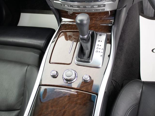 フーガハイブリッド ベースグレード　（禁煙車）（ＢＯＳＥサウンドスピーカー）（インテリジェントクルーズ）（エマージェンシーブレーキ）（黒本革）（助手席オットマン）（シートヒーター）（エアシート）（ＨＤＤマルチナビ）（フルセグＴＶ）（31枚目）