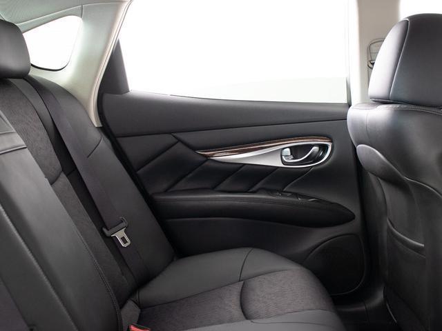 フーガ ２５０ＧＴ　（禁煙車）（整備点検記録簿６枚）（後期型）（アラウンドビュー）（インテリジェントクルーズ）（エマージェンシーブレーキ）（クリアランスソナー）（ブラックハーフレザー）（助手席オットマン）（ＨＤＤナビ）（32枚目）