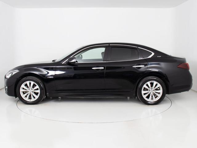フーガハイブリッド ＶＩＰ　（禁煙車）（後期型）（アラウンドビュー）（１８インチＡＷ）（インテリジェントクルーズ）（エマージェンシーブレーキ）（障害物センサー）（黒本革）（冷暖房シート）（後席コントロールパネル）（オットマン）（14枚目）