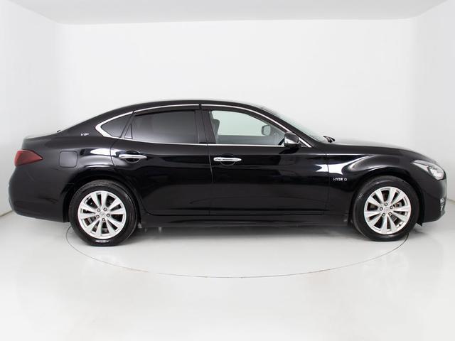 フーガハイブリッド ＶＩＰ　（禁煙車）（後期型）（アラウンドビュー）（１８インチＡＷ）（インテリジェントクルーズ）（エマージェンシーブレーキ）（障害物センサー）（黒本革）（冷暖房シート）（後席コントロールパネル）（オットマン）（18枚目）
