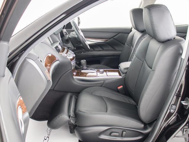 フーガ ２５０ＧＴ　（禁煙車）（後期型）（整備点検記録簿７枚）（新品黒本革シート）（アラウンドビュー）（インテリジェントクルーズ）（衝突軽減）（電動オットマン）（ＬＥＤヘッドライト）（ＨＤＤマルチナビ）（バックモニター）（25枚目）