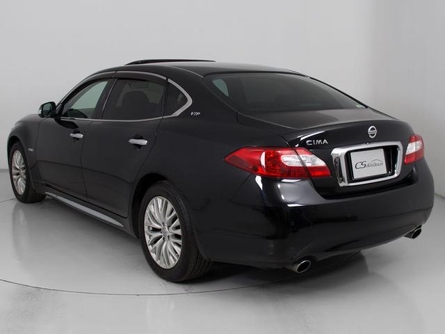 シーマ ハイブリッド VIP (禁煙車)(法人ワンオーナー)(サンルーフ)(BOSEサウンドスピーカー)(インテリジェントクルーズ)(エマージェンシーブレーキ)(黒本革)(オットマン)(後席コントロールパネル)(冷暖房シート)(15枚目)