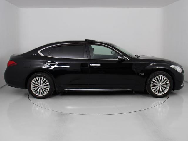シーマ ハイブリッド VIP (禁煙車)(法人ワンオーナー)(サンルーフ)(BOSEサウンドスピーカー)(インテリジェントクルーズ)(エマージェンシーブレーキ)(黒本革)(オットマン)(後席コントロールパネル)(冷暖房シート)(18枚目)