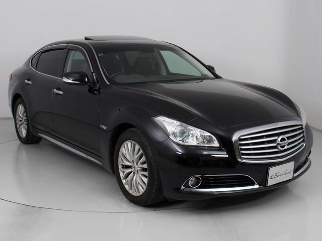 シーマ ハイブリッド VIP (禁煙車)(法人ワンオーナー)(サンルーフ)(BOSEサウンドスピーカー)(インテリジェントクルーズ)(エマージェンシーブレーキ)(黒本革)(オットマン)(後席コントロールパネル)(冷暖房シート)(19枚目)