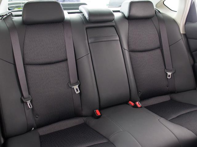フーガハイブリッド ベースグレード　（禁煙車）（後期型）（アラウンドビュー）（インテリジェントクルーズ）（エマージェンシーブレーキ）（クリアランスソナー）（ハーフレザー）（助手席オットマン）（ＬＥＤ）（ＨＤＤナビ）（Ｂｌｕｅｔｏｏｔｈ）（27枚目）