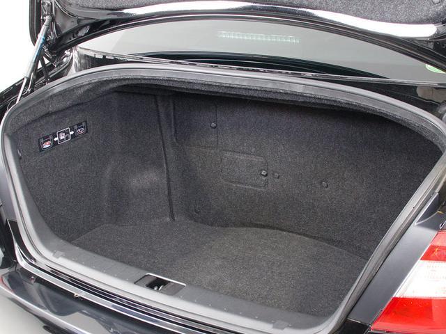 シーマ ハイブリッド VIP (禁煙車)(法人ワンオーナー)(後期型)(整備記録簿22枚有)(サンルーフ)(アラウンドビュー)(インテリジェントクルーズ)(エマージェンシーブレーキ)(クリアランスソナー)(後席コントロールパネル)(22枚目)