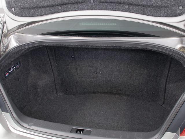 NISSAN FUGA HYBRID BASE GRADE