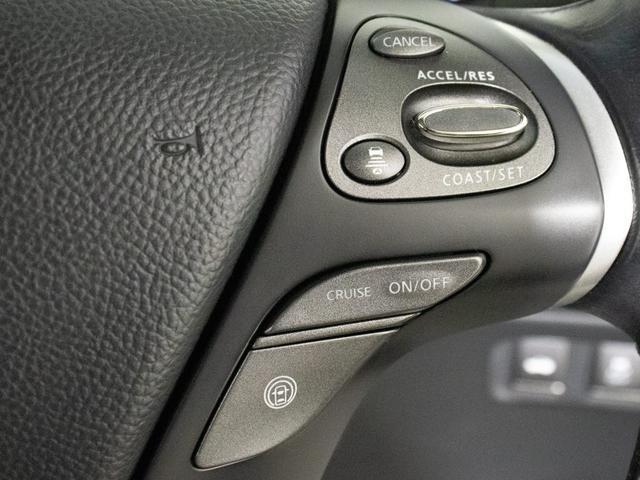 シーマ ハイブリッド VIP G (禁煙車)(ワンオーナー)(後期型)(BOSEサウンド)(リアエンター)(エマージェンシーブレーキ)(インテリジェントクルーズ)(アラウンドビュー)(黒本革)(オットマン)(クリアランスソナー)(36枚目)