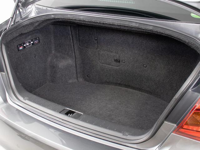 NISSAN FUGA HYBRID BASE GRADE